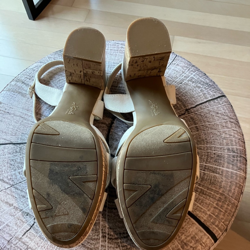 Like new size 11 Lifestride Lucky heeled sandal - Picture 5 of 9